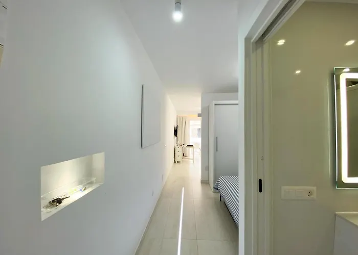 Ocean Walk Beachside Golden Mile Tenerife Royal Garden Apartment *