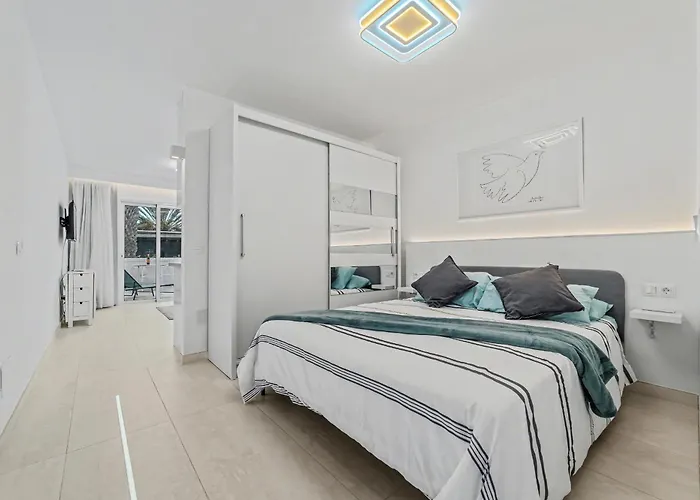 Ocean Walk Beachside Golden Mile Tenerife Royal Garden Apartment *