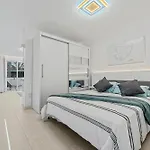 Ocean Walk Beachside Golden Mile Tenerife Royal Garden Apartment *